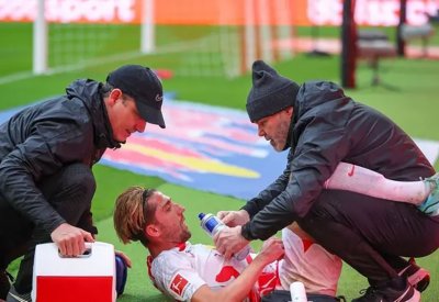 لاعب لايبزيغ يتعرض لنوبة ذعر بسبب "هدفه الأول"