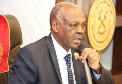 وزير سوداني ينعى اثنين من أسرته وحارسين قتلتهم قذائف صاروخية