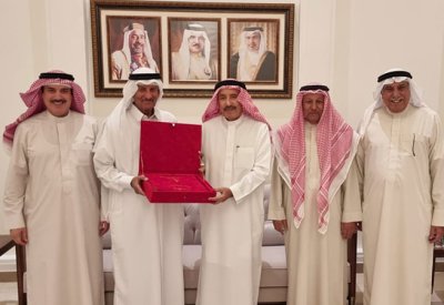 محافظ المحرق يزور مجلس عائلة المسلم ويشيد بالمجالس وأدوارها الإجتماعية