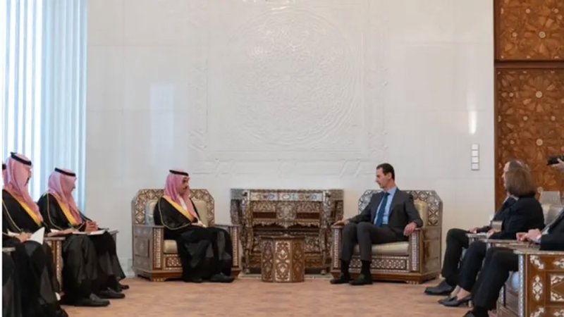 الأسد ووزير خارجية السعودية يبحثان خطوات تسوية شاملة بسوريا