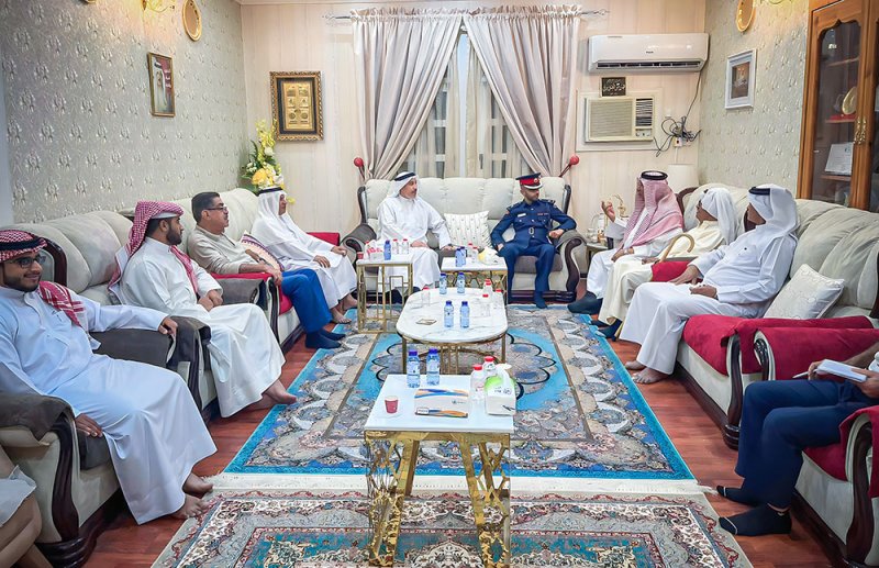 مديرية شرطة محافظة المحرق يزورون مجلس عبدالله العثمان