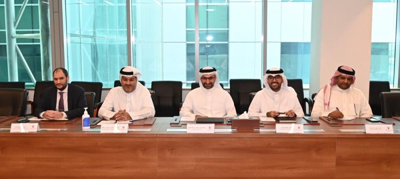 وزير الصناعة والتجارة يجتمع برئيس مجلس إدارة جمعية رجال الأعمال البحرينية