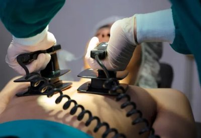 توقف قلبه مرتين لمدة 27 دقيقة.. إنقاذ حياة معتمر مصري