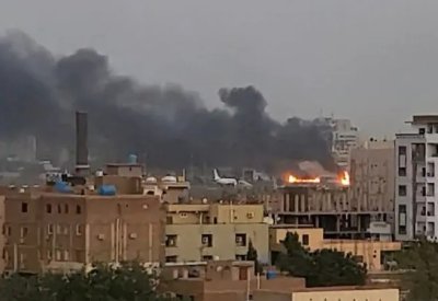 رغم الهدنة.. اشتباكات وتبادل لإطلاق النار في محيط القصر الجمهوري بالخرطوم