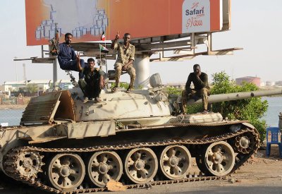 تجدد الاشتباكات في السودان في أول أيام عيد الفطر