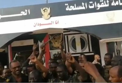 الجيش السوداني يقول إنه سيطر على محيط القيادة العامة