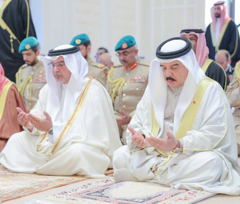 بالصور: جلالة الملك المعظم يؤدي صلاة عيد الفطر المبارك