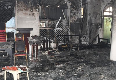 الدفاع المدني يخمد حريقا اندلع بملحق يستخدم للطهي تابع لأحد المساجد في منطقة الحورة