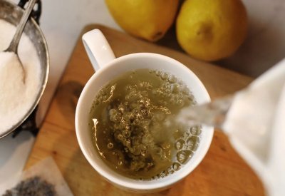 شرب الشاي الأخضر على "معدة فارغة".. 4 فوائد لا مثيل لها