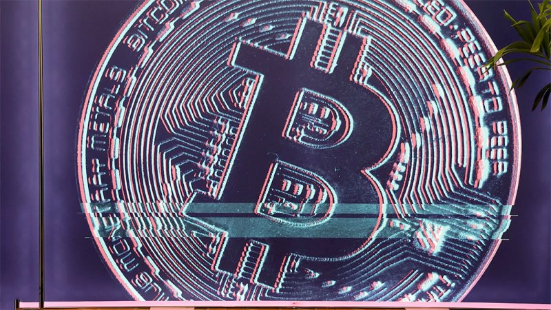 رغم تراجعها.. توقعات ببلوغ بتكوين 100 ألف دولار بنهاية 2024