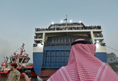 بعد إجلاء الأجانب.. سودانيون يخشون من "مصير مظلم"