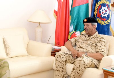 القائد العام لقوة دفاع البحرين يستقبل سمو رئيس الحرس الوطني
