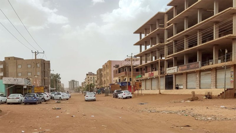 اشتباكات وتحليق طيران في الخرطوم.. واتهامات بخرق الهدنة