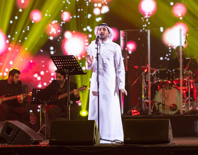 فؤاد عبدالواحد يحتفل مع الجمهور الإماراتي والسعودي