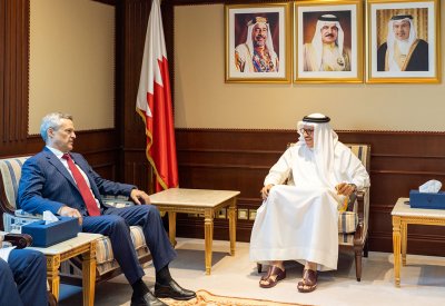 وزير الخارجية يستقبل سفير روسيا الاتحادية لدى مملكة البحرين