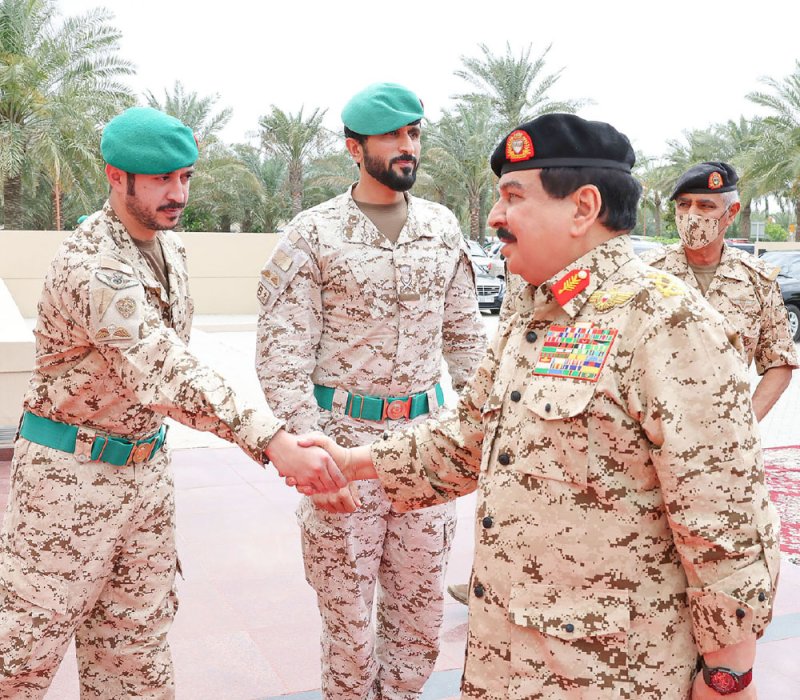 جلالة الملك المعظم يستقبل مساعد رئيس هيئة الأركان للعمليات بقوة دفاع البحرين