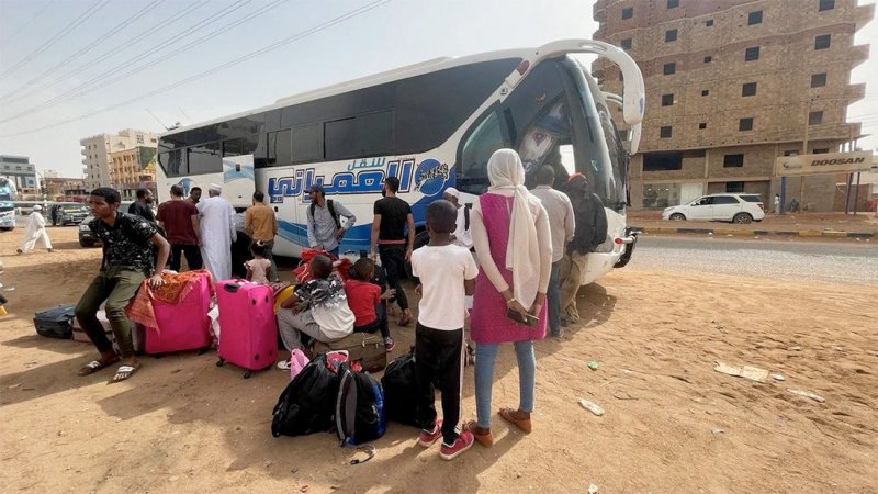 من السودان إلى مصر.. تفاصيل عمليات الإجلاء عبر معبر أرقين