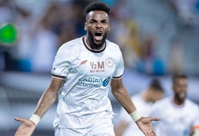 عصيان ثم استعراض فعقوبة.. فيديو أشعل قمة الدوري السعودي