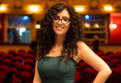 ابنة طارق العربي طرقان تحيي أولى حفلاتها في مصر