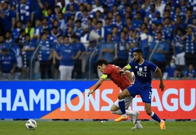 أوراوا يتعادل مع الهلال في الرياض.. وطرد الدوسري