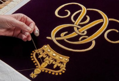 تشارلز يعتزم ارتداء ثياب لجده جورج السادس أثناء تتويجه ملكا