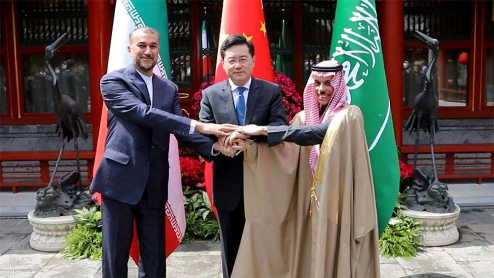 وزراء خارجية الصين والسعودية وإيران قبل بدء الاجتماع الثنائي