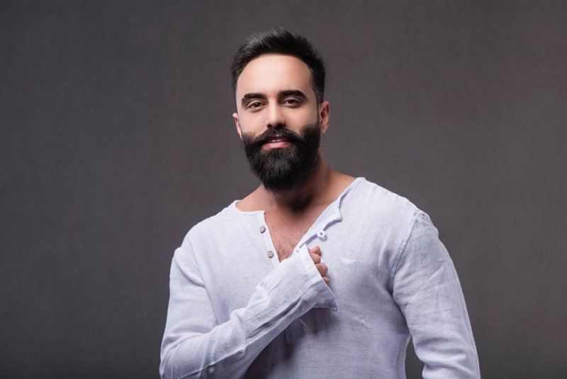 الفنان أحمد العايد يستعد لإطلاق أغنيته الجديدة "تحفة فنية"