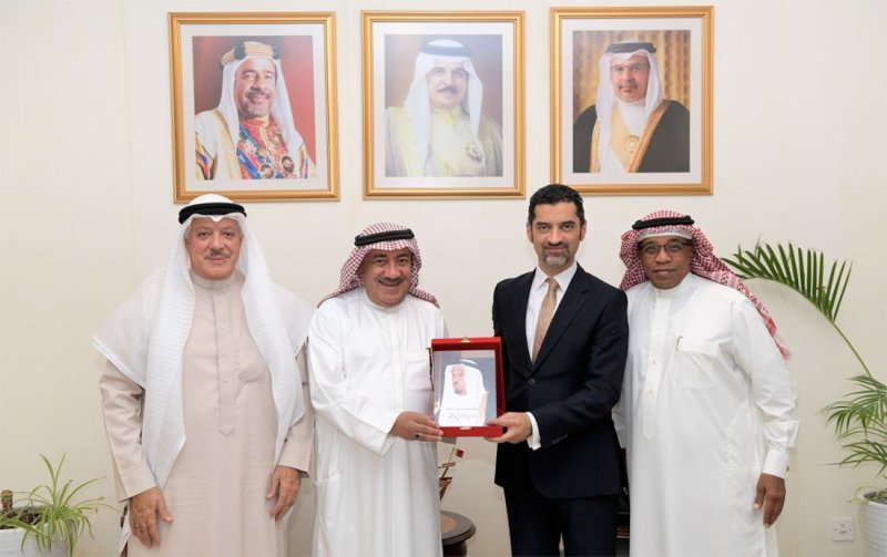 وزير شئون البلديات يستقبل جمعية الحكمة للمتقاعدين