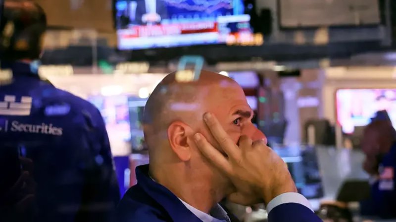 ماذا تقول "وول ستريت" عن قرار "الفيدرالي" برفع سعر الفائدة؟
