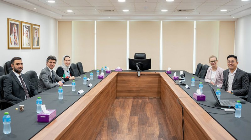 الرئيس التنفيذي للمستشفيات الحكومية يستقبل وفداً من جامعة تورنتو بكندا
