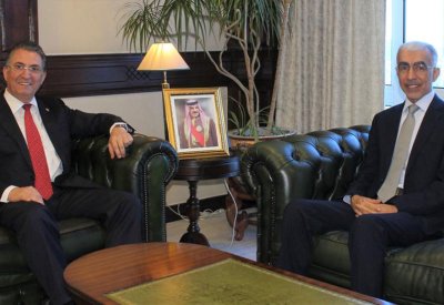 وزير الأشغال يستعرض التعاون المشترك مع القنصل السويسري