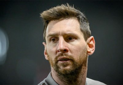 ميسي يعتذر لباريس سان جيرمان وزملائه بعد زيارته للسعودية