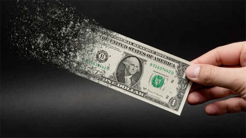 الدولار يتراجع وسط ترقب لتقرير الوظائف غير الزراعية بأميركا