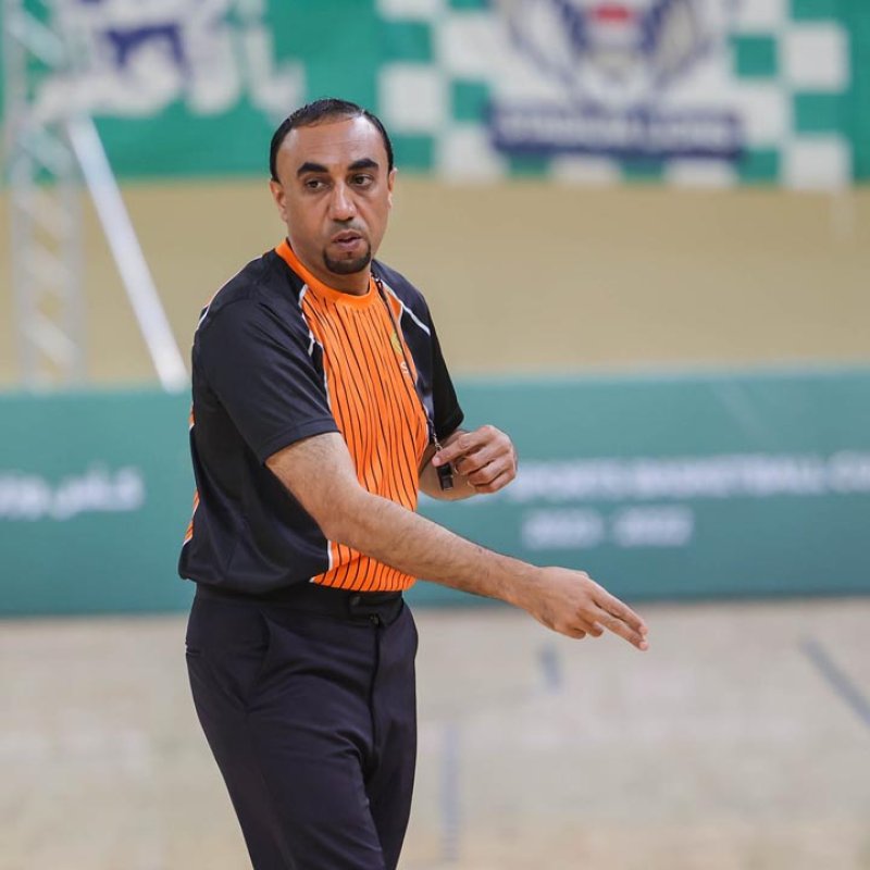 عادل غلوم يُشارك في إدارة مباريات كأس الوزارة بالسعودية