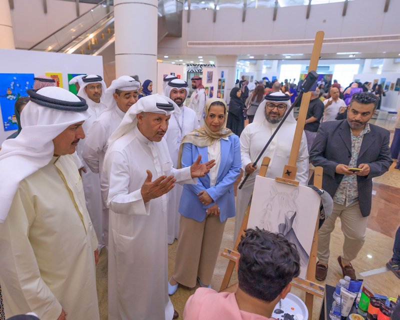 صالح بن هندي يرعى معرض ذوي الهمم بعنوان "همم مبدعة"