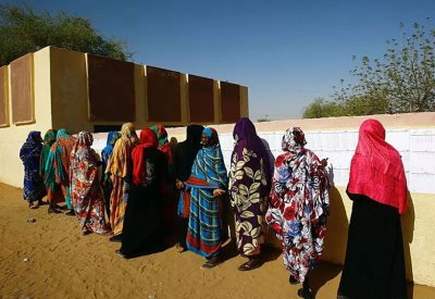 معارك السودان تنفض غبار النسيان عن "المهنة المنبوذة"