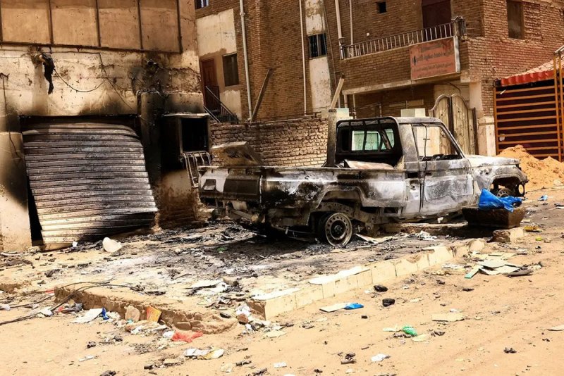 أزمة السودان تدخل يومها الـ24.. والجيش يدعو المواطنين لتجنب مناطق الاشتباكات