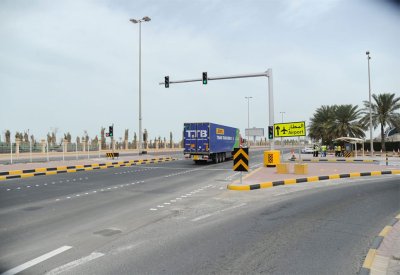 جسر علوي لتطوير الشارع الرئيسي المؤدي إلى المطار