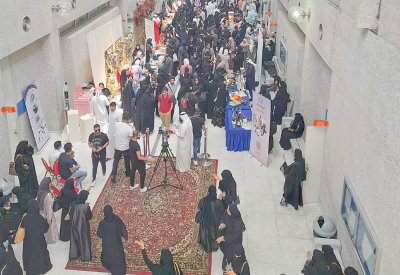 “آداب جامعة البحرين” تنظم معرض “حملات التسويق الاجتماعي”