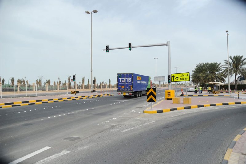 جسر علوي لتطوير الشارع الرئيسي المؤدي إلى المطار