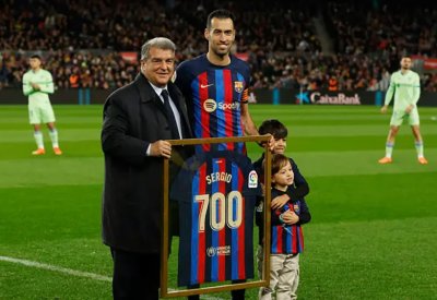 برشلونة يعلن رحيل قائده سيرجيو بوسكيتس نهاية الموسم