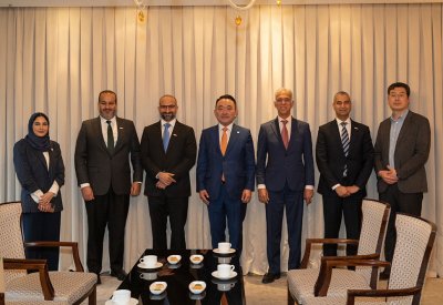 وزير الصناعة والتجارة يلتقي نائب رئيس غرفة الصناعة والتجارة الكورية 