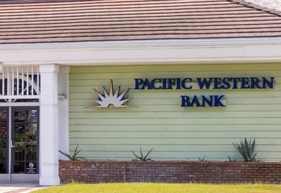 ضغوط بيعية جديدة على سهم بنك "PacWest" بعد تراجع ودائعه 9.5%