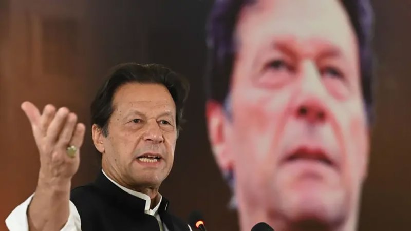 عمران خان للمحكمة العليا في باكستان: اختطفوني وضربوني