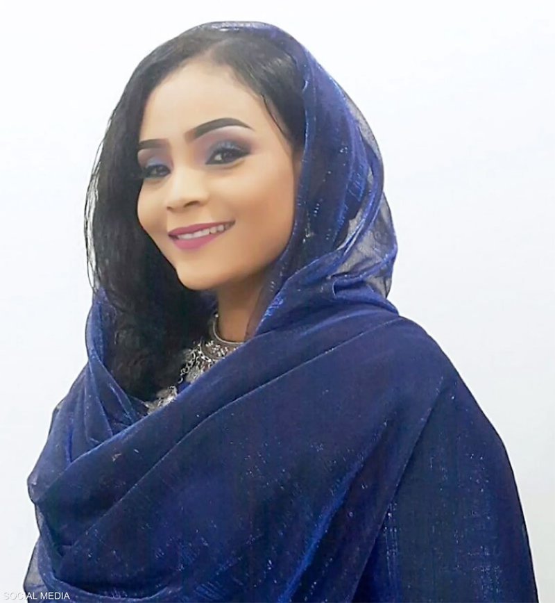 بعد سقوط قذيفة على منزلها.. وفاة الفنانة السودانية شادن حسين