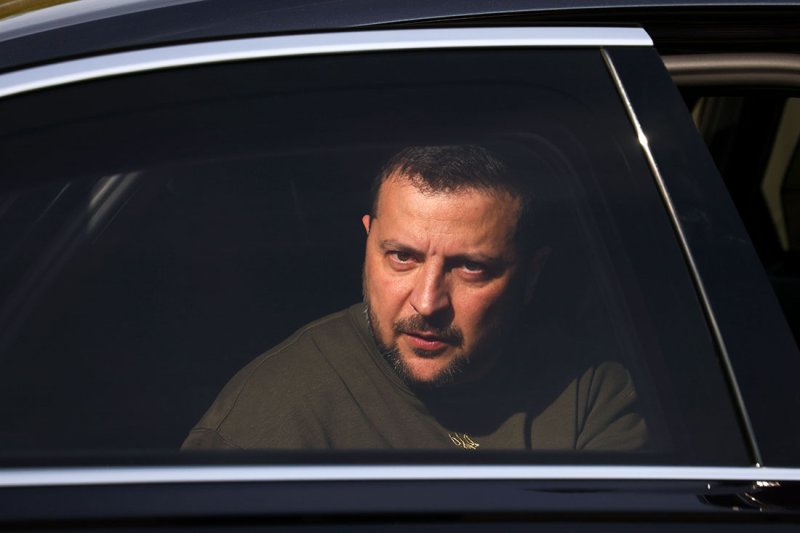 زيلينسكي يصل روما للقاء البابا فرنسيس ومسؤولين إيطاليين