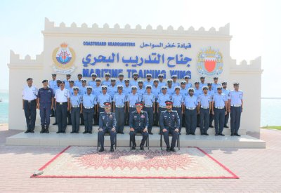 قائد خفر السواحل يفتتح الدورة التأسيسية في العلوم البحرية