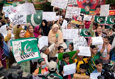 بعد أسبوع من الاضطرابات.. عمران خان يفشل بحشد أنصاره