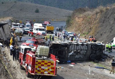 مقتل 13 شخصا في حادث سير بالمكسيك