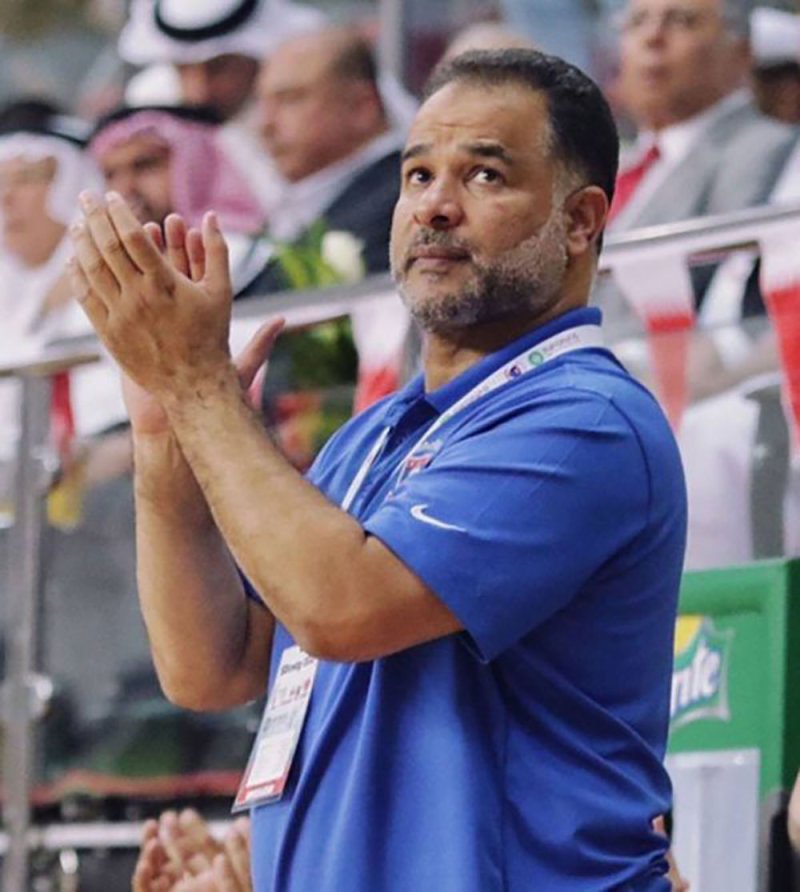 الأهلي يفك ارتباطه بالمدرب عقيل ميلاد